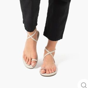 Tkees Phoebe Sandal Size 8 in Stone NWT